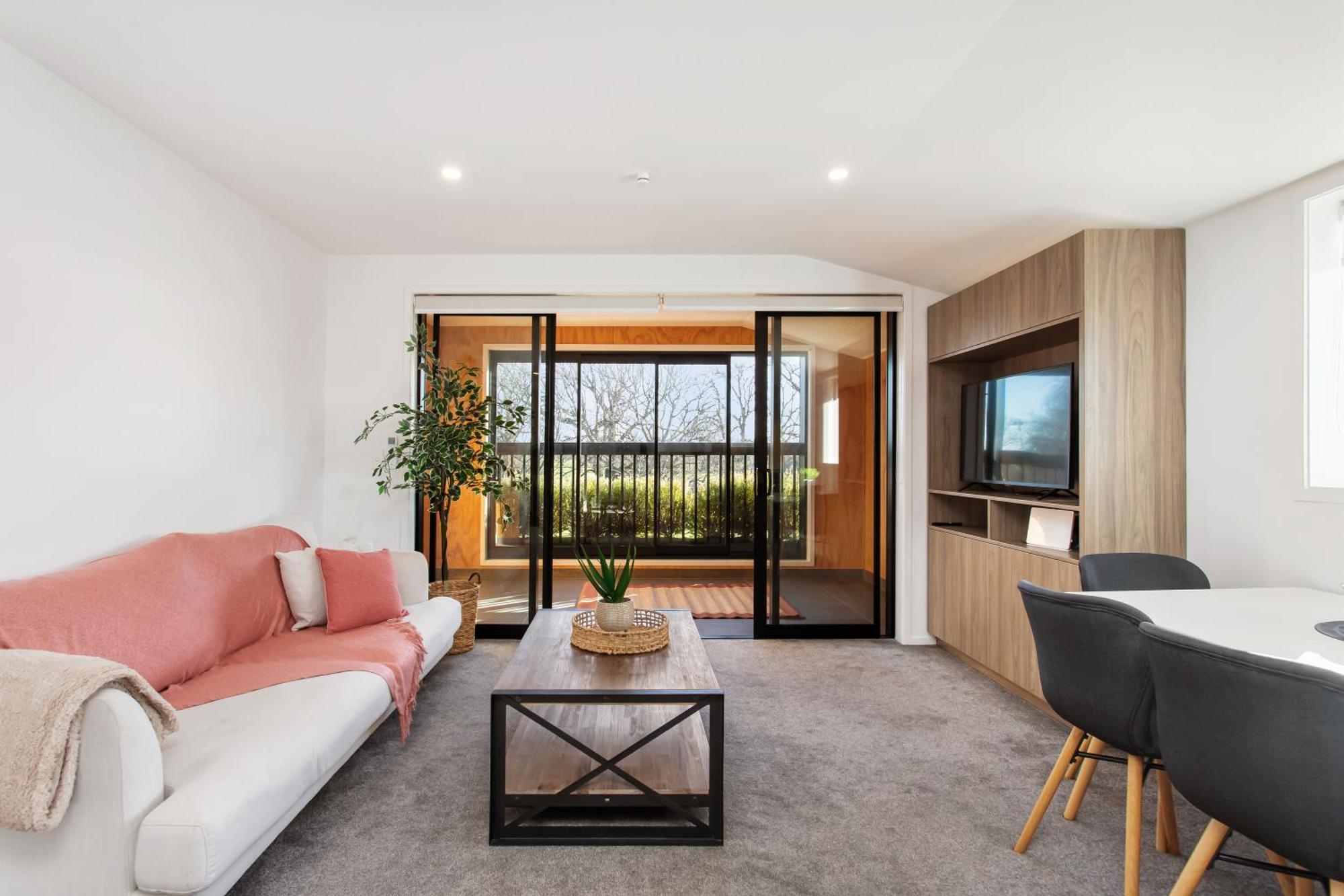 Penthouse Apartment Scenic Views-Spacious 2Br Κράισττσερτς Εξωτερικό φωτογραφία